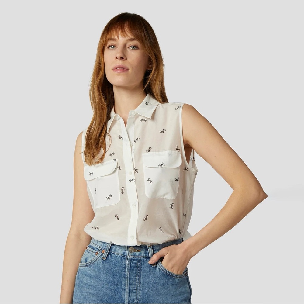 Sleeveless Slim Signature Shirt